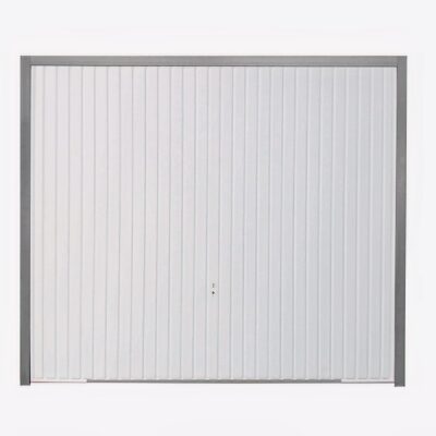 Porte basculante de garage 2720×2230 mm avec porte piétonne intégrée – blanc RAL 9010